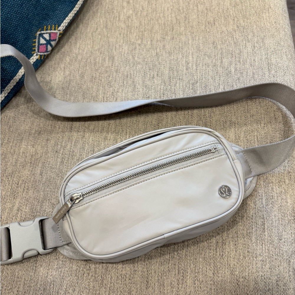 Lululemon Wunderlust Belt Bag